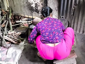 Desi Aunty gets her tight arse penetrated in the kitchen by her super-naughty Indian step-bro