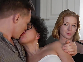 Threesomes xnxx videos