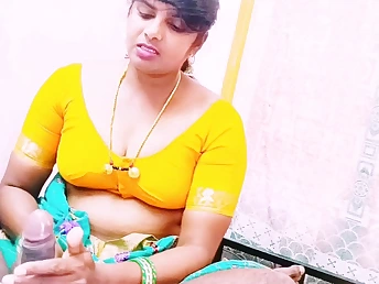Molten COUGAR in saree gets screwed stiff by house guard while obeying Indian maid