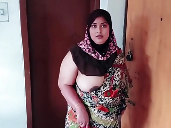 Hot Desi MILF Morjenabb teaches her function son how to please her in a disparaging romp
