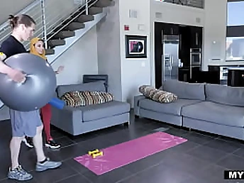 Anissa Kate's Muslim MILF keeps body for herself & her teacher - utter vid