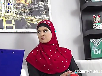 See this COUGAR lawyer tempt a hijab-dressed in arabic honey for a hard-core fellatio