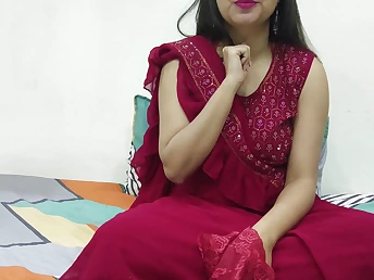 Watch Indian hottie saara bhabhi get her pre-eminent ever fucky-fucky with a stiff, hard pussy training