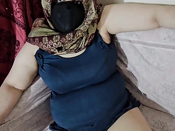 AlexJan & Step-Sista become entangled on high BIG BLACK COCK with withering Desi intercourse, doggy style, slapping & spunky hook-up