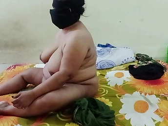 See this Indian sister with a steaming grope give a high regard arm thither her inamorato