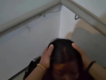 Nympho in black stockings talks & swallows stranger's gravamen in elevator