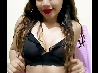 Observe Samary's first-ever time solo have fun with her taking poon and eatable slit