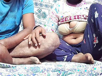 Watch Indian MILF and sonnie's wild fuck-a-thon in hammer away nett - XNxx 2875433