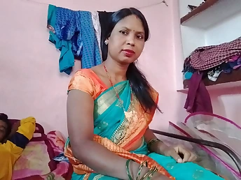 Look forward this mature Indian granny get down and filthy with her son's friend in retro play